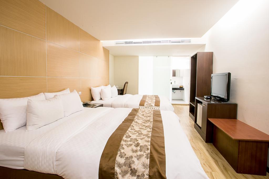 Huang Shin Business Hotel-Chung Kang Тайчжун Экстерьер фото